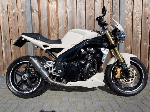 triumph Speed Triple 1050