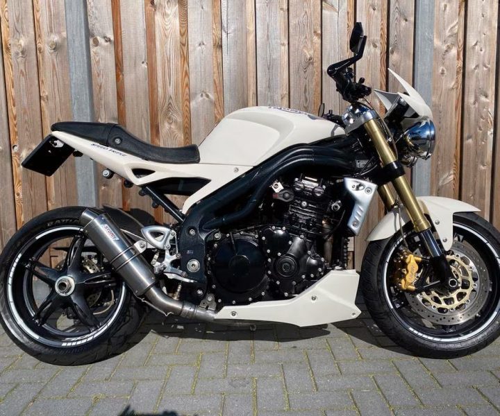 triumph Speed Triple 1050