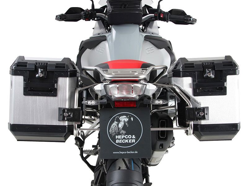 Achter aanzicht motor met cutout koffers